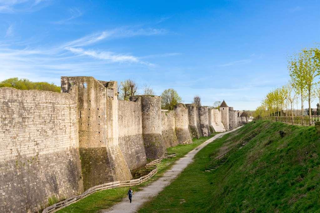 Ogaux Vieux Remparts Hotel Provins Bagian luar foto